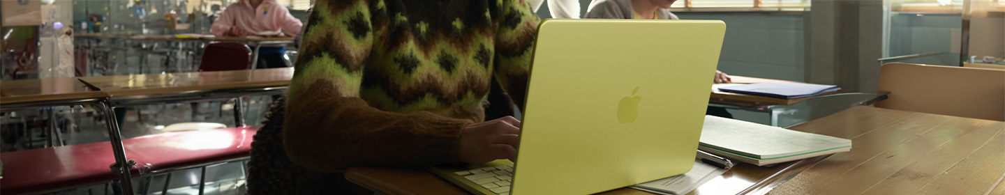 MacBook Neo at school